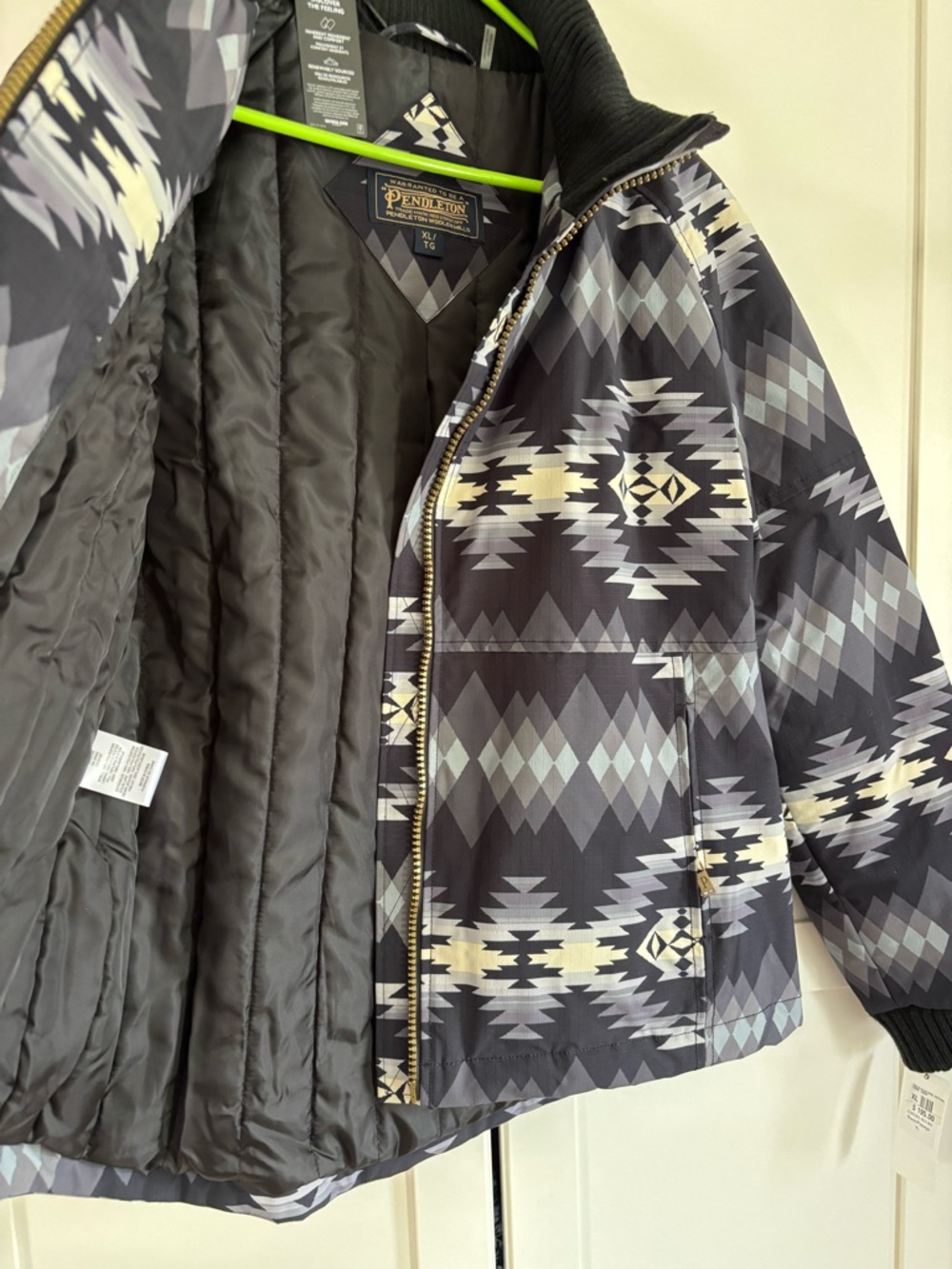Pendleton Geometric Aztec Print Puffer Jacket - Black Gray Cream - Picture 7 of 8